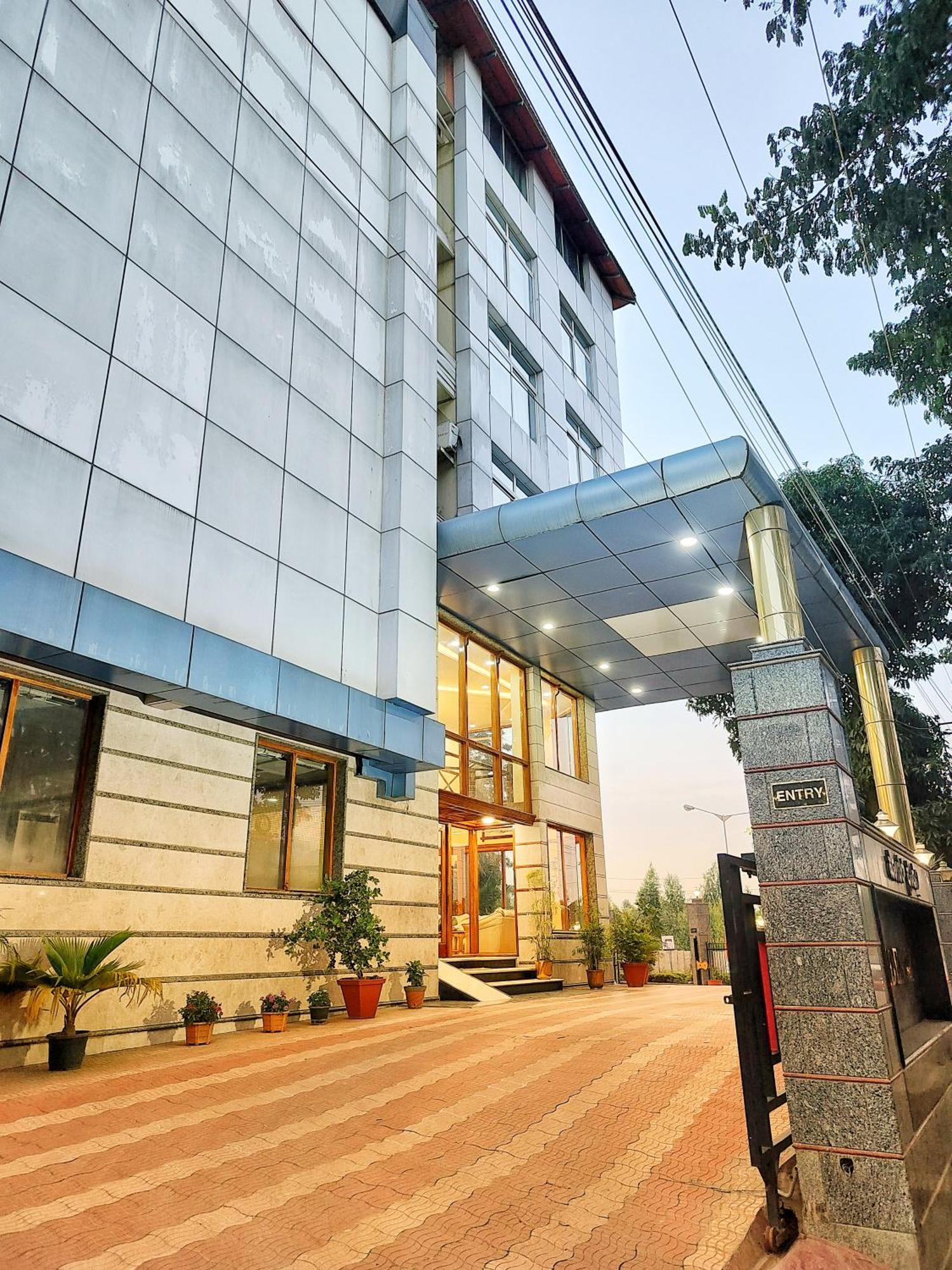 Hotel Presidency Kempegowda International Airport Bangalore Devanahalli Εξωτερικό φωτογραφία